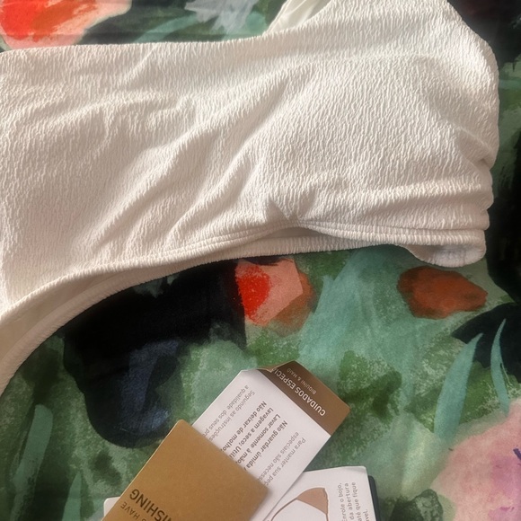 Vix Paulahermanny brand new white cutout bathing suit too small for me